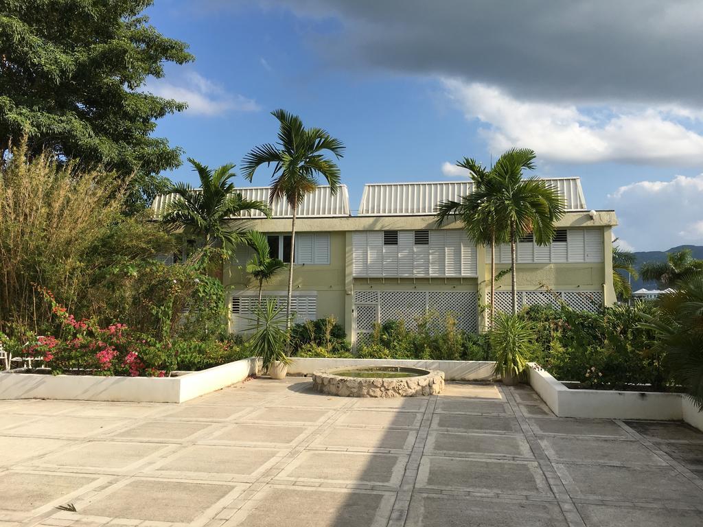 Anna'S Joye Seawind - Freeport, Montego Bay Apartment Екстериор снимка