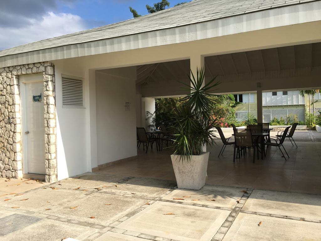 Anna'S Joye Seawind - Freeport, Montego Bay Apartment Екстериор снимка