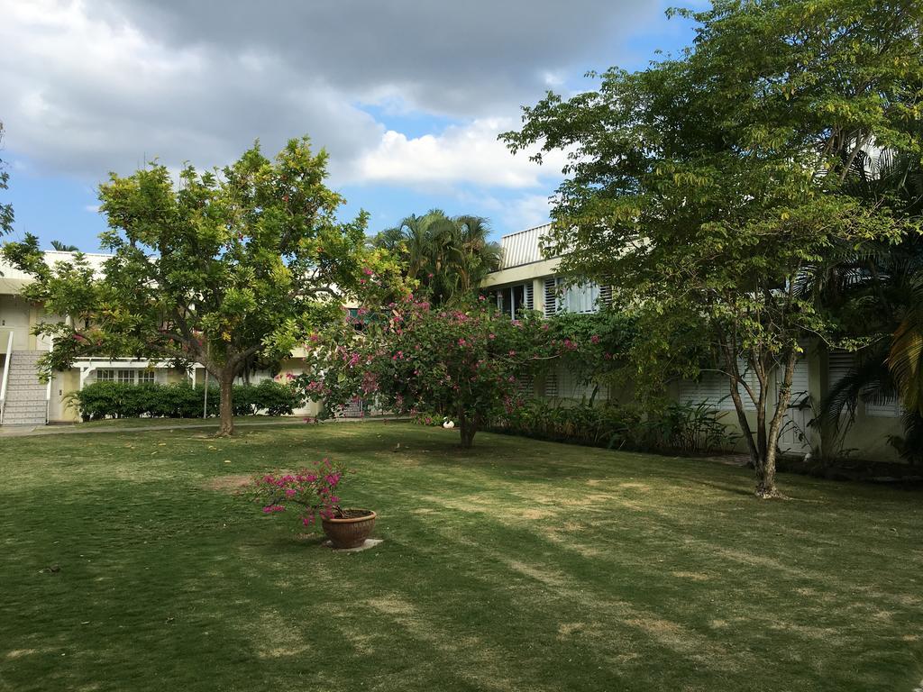 Anna'S Joye Seawind - Freeport, Montego Bay Apartment Екстериор снимка